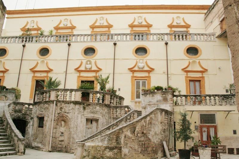 Palazzo Lupicini Affittacamere Bisceglie Dış mekan fotoğraf